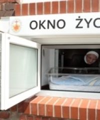 Okno życia w Kutnie
